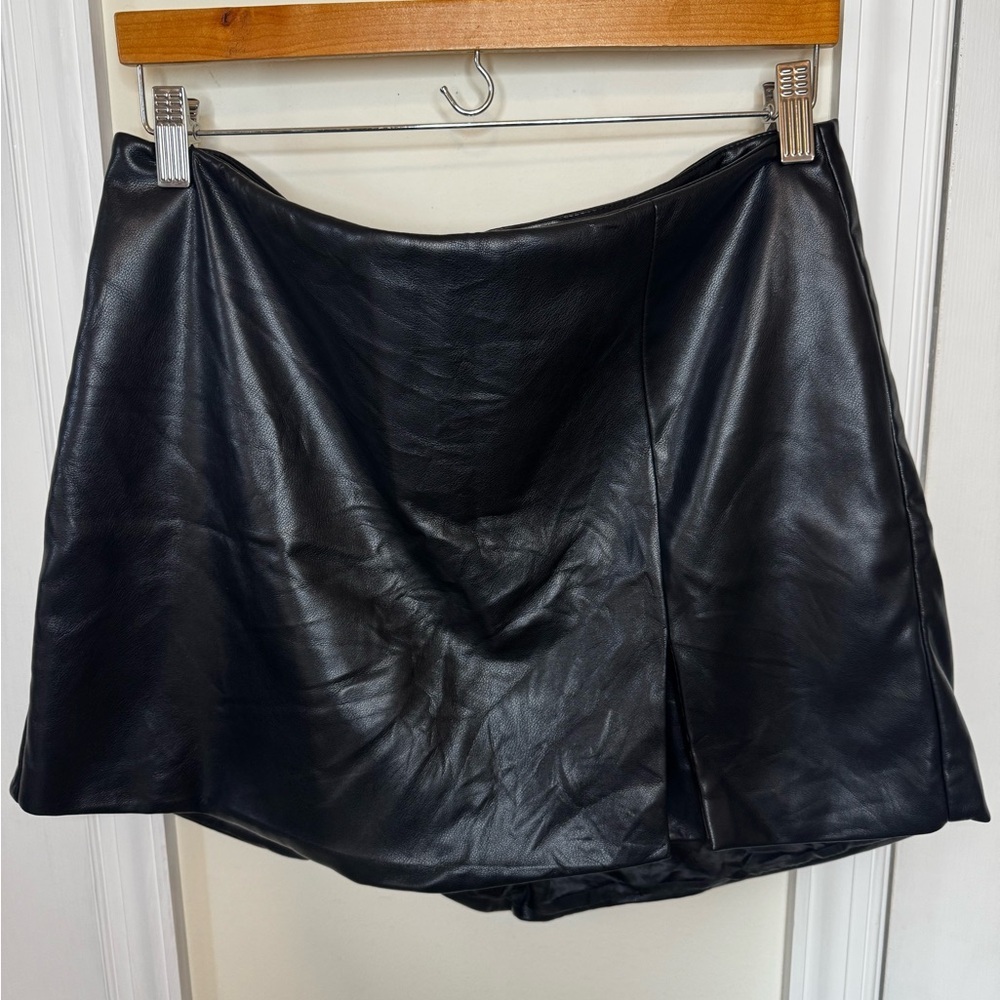7 For All Mankind-Black Leather Mini Skort - Picture 2 of 6